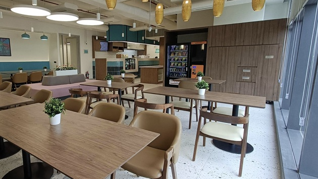 8 Seater Conference Room