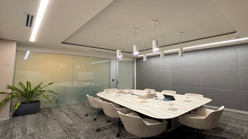 8 Seater Conference Room 