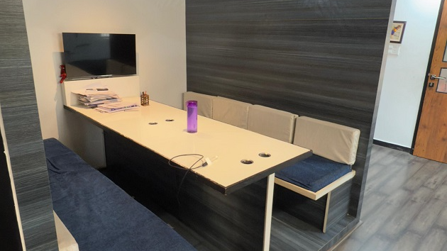 8 Seater Discussion Room