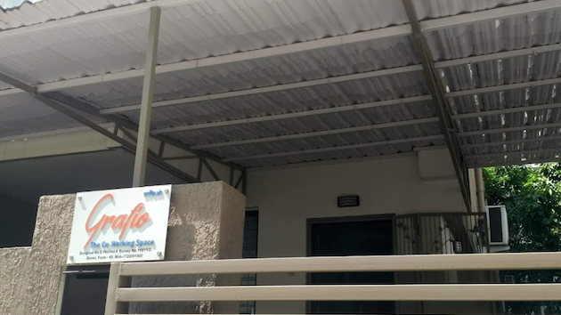 8 Seater Meeting Room