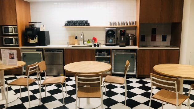 8 Seater Meeting Room