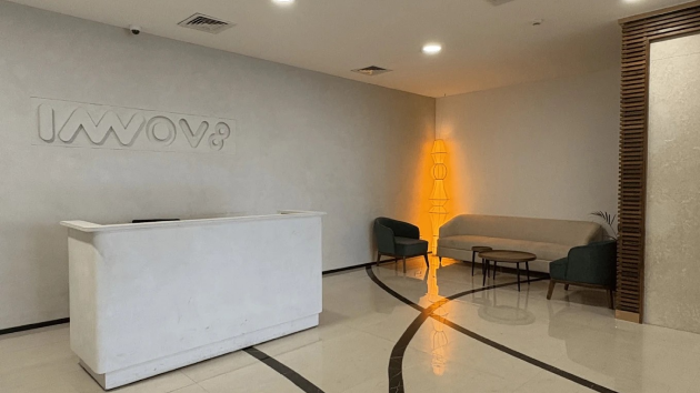 8 Seater Meeting Room