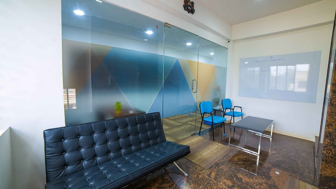 8 Seater Meeting Room