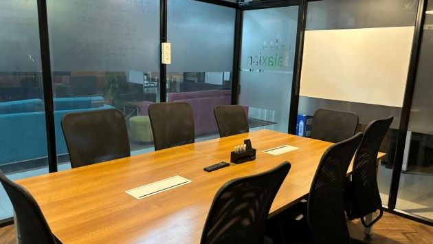 8 Seater Meeting Room