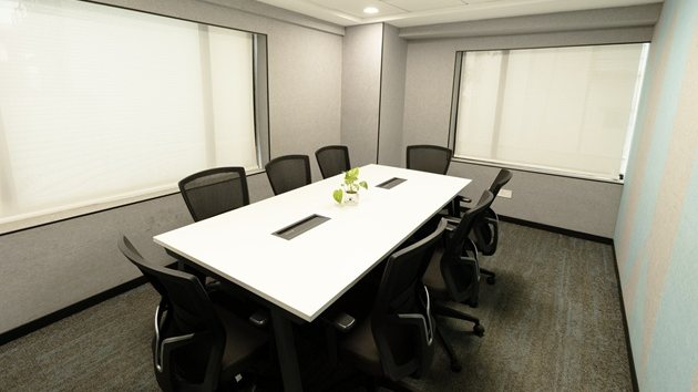 8 Seater Meeting Room 
