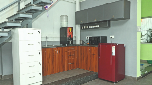 8 Seater Meeting Room