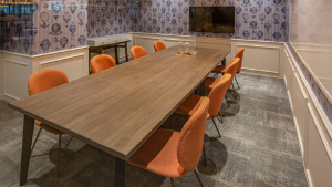 8 Seater Meeting Room