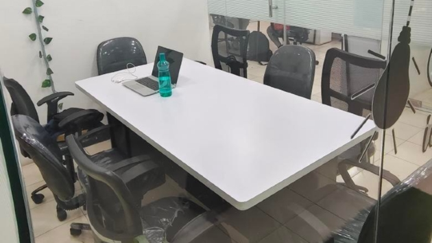 6 Seater Meeting Room