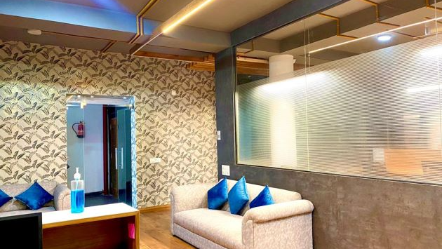 8 Seater Meeting Room