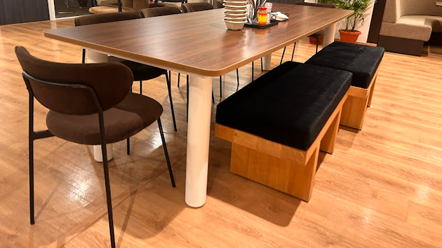 8 Seater Meeting Room