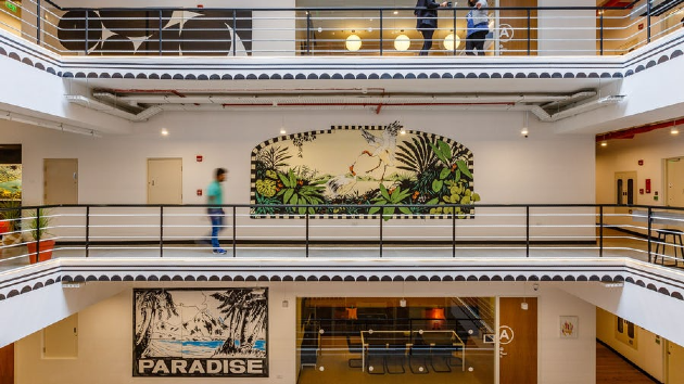 8 Seater Meeting Room