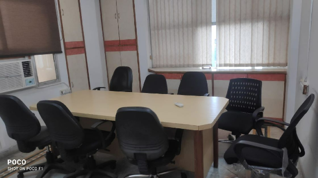 8 Seater Meeting Room
