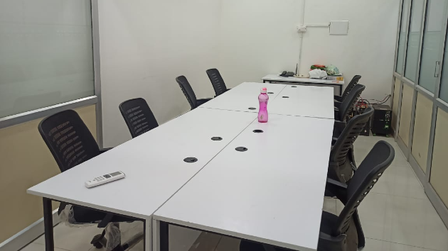 8 Seater Meeting Room