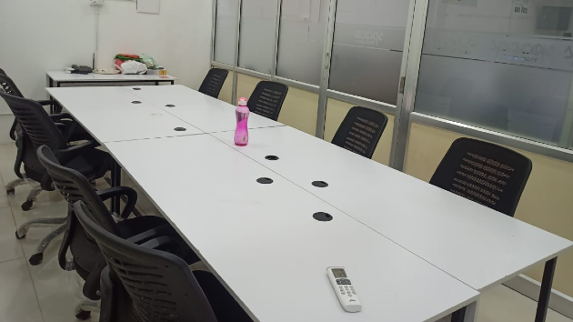 8 Seater Meeting Room