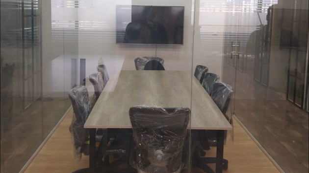 8 Seater Meeting Room