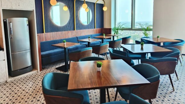 8 Seater Private Cabin