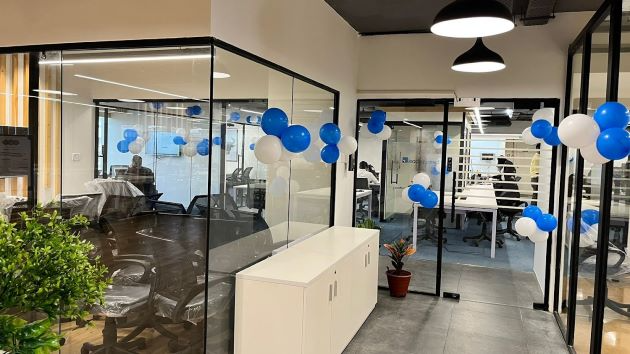 8 Seater Private Cabin