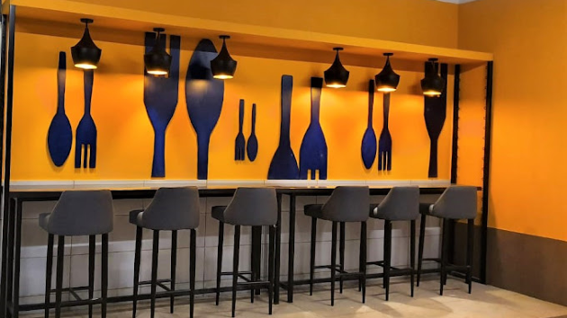 8 Seater Private Cabin