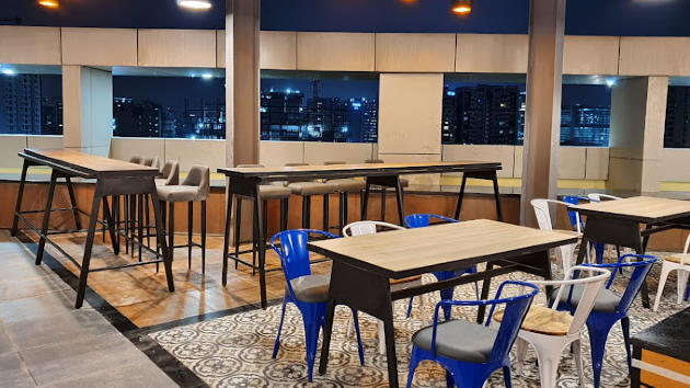 8 Seater Private Cabin