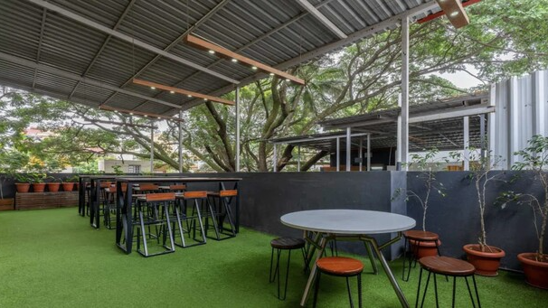 8 Seater Private Cabin