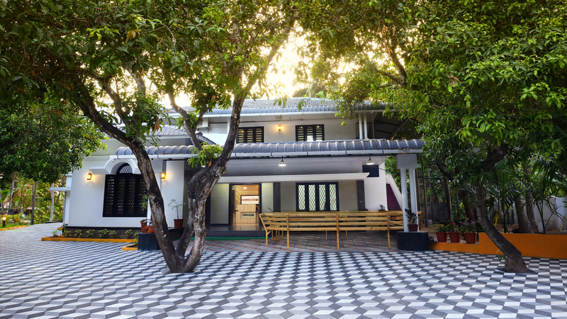 8 Seater Private Cabin