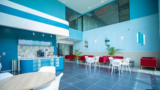 8 Seater Private Cabin