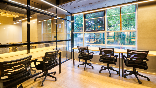 8 Seater Private Cabin