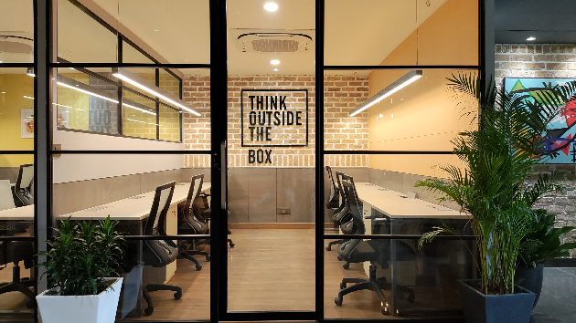 8 Seater Private Cabin