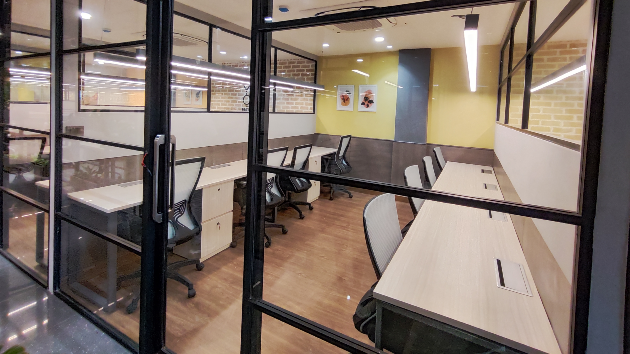 8 Seater Private Cabin