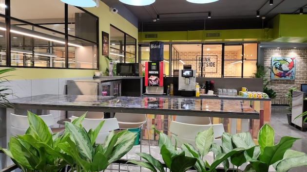 8 Seater Private Cabin