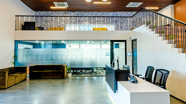 8 Seater Private Cabin