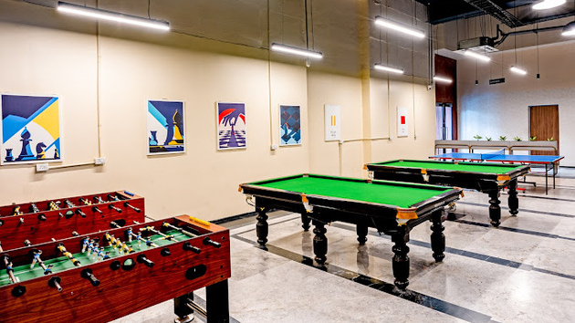 8 Seater Private Cabin