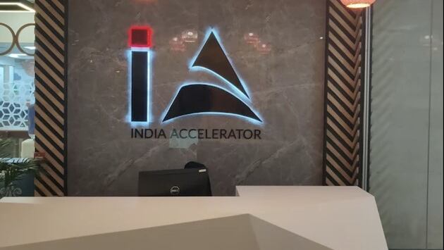 8 Seater Private Cabin