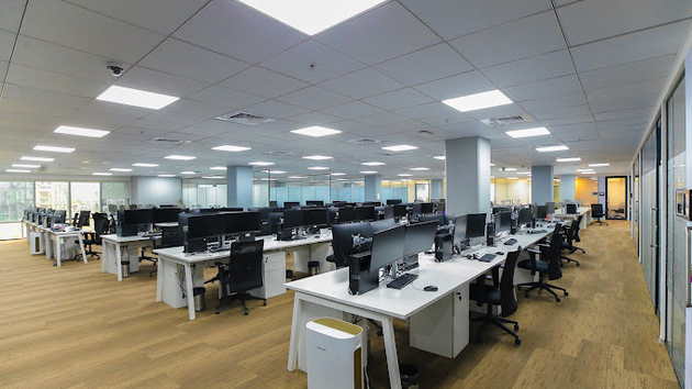 8 Seater Private Cabin