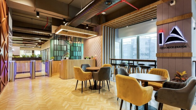 8 Seater Private Cabin