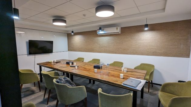 8 Seater Private Cabin