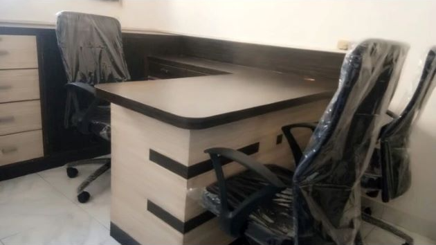 8 Seater Private Cabin