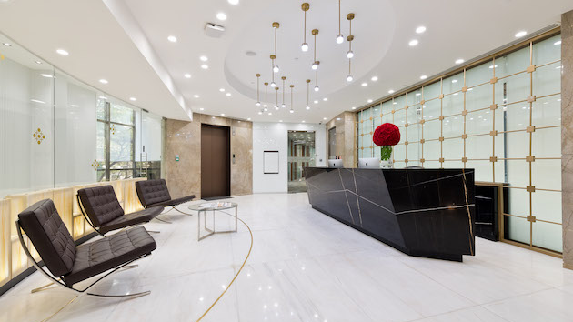 8 seater Meeting Room