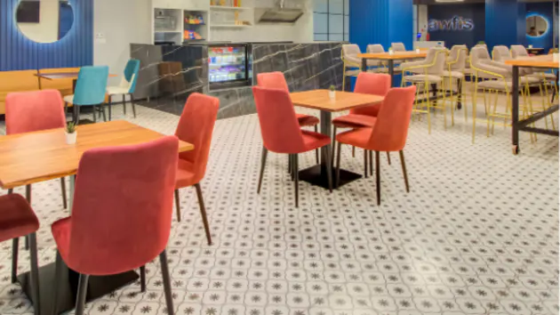 8 Seater Meeting Room