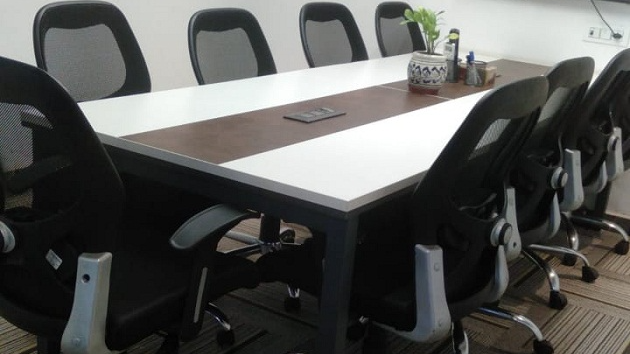 9 Seater Meeting Room