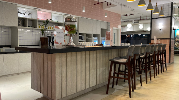 9 Seater Meeting Room