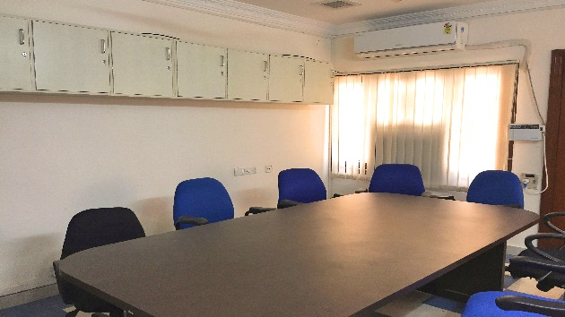 9 Seater Private Cabin