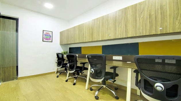 GoOffice 8205 Dedicated Desks 