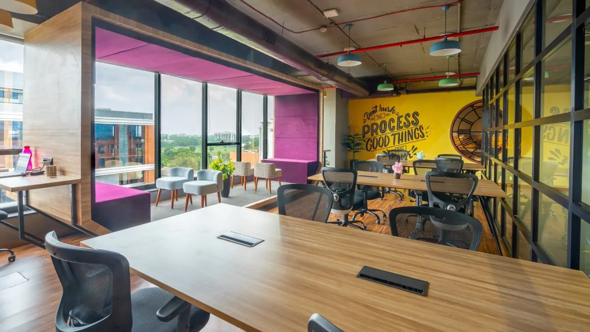 Dedicated Desks in Vadiwadi - DevX Coworking | GoOffice 4208