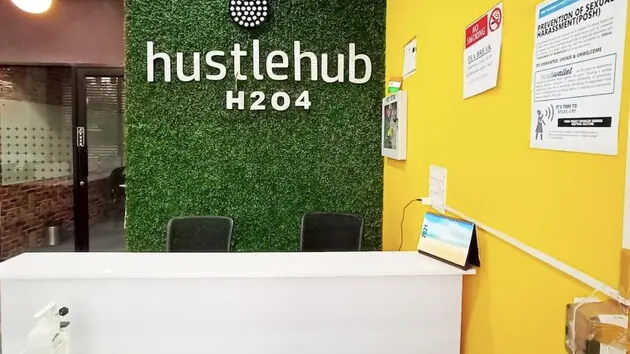 Open Desk at Hustlehub H204, Koramangala