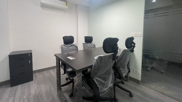 4 Seater Private Cabin 