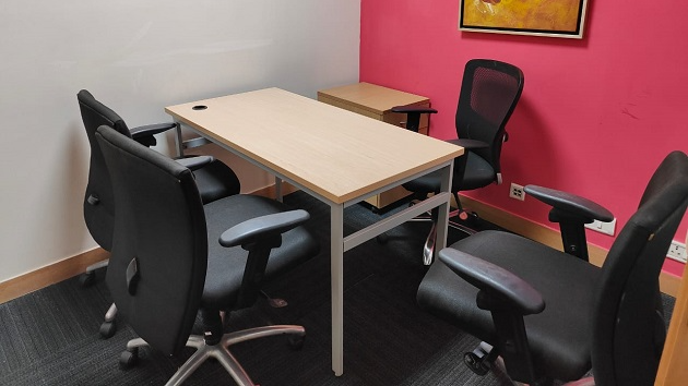 GoOffice 1713 4 Seater Manager Cabin