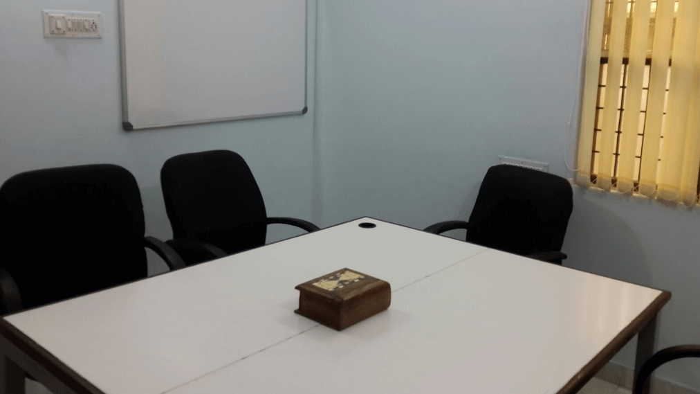  4 Seater Meeting Room