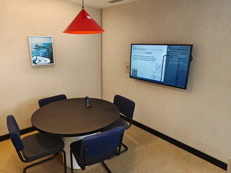 4 Seater Meeting Room
