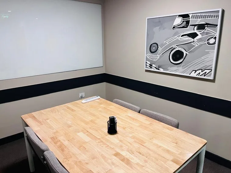 4 Seater Meeting Room